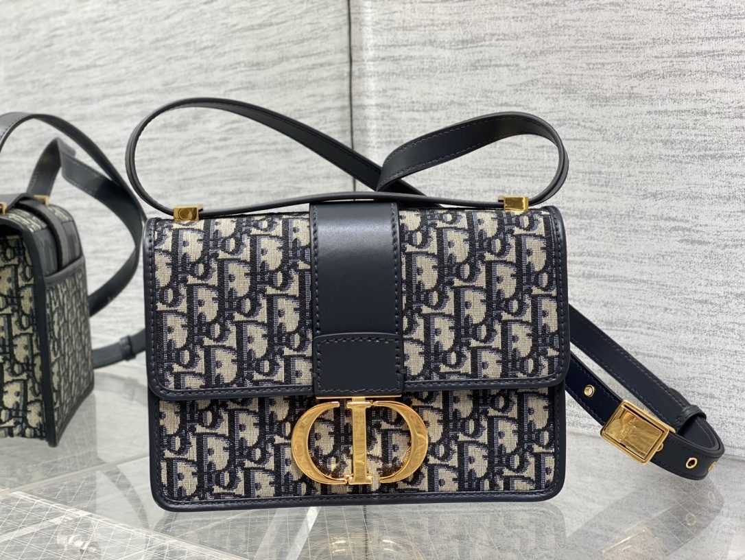 Dior Montaigne 30 Classic Monogram Leather Shoulder Strap bag