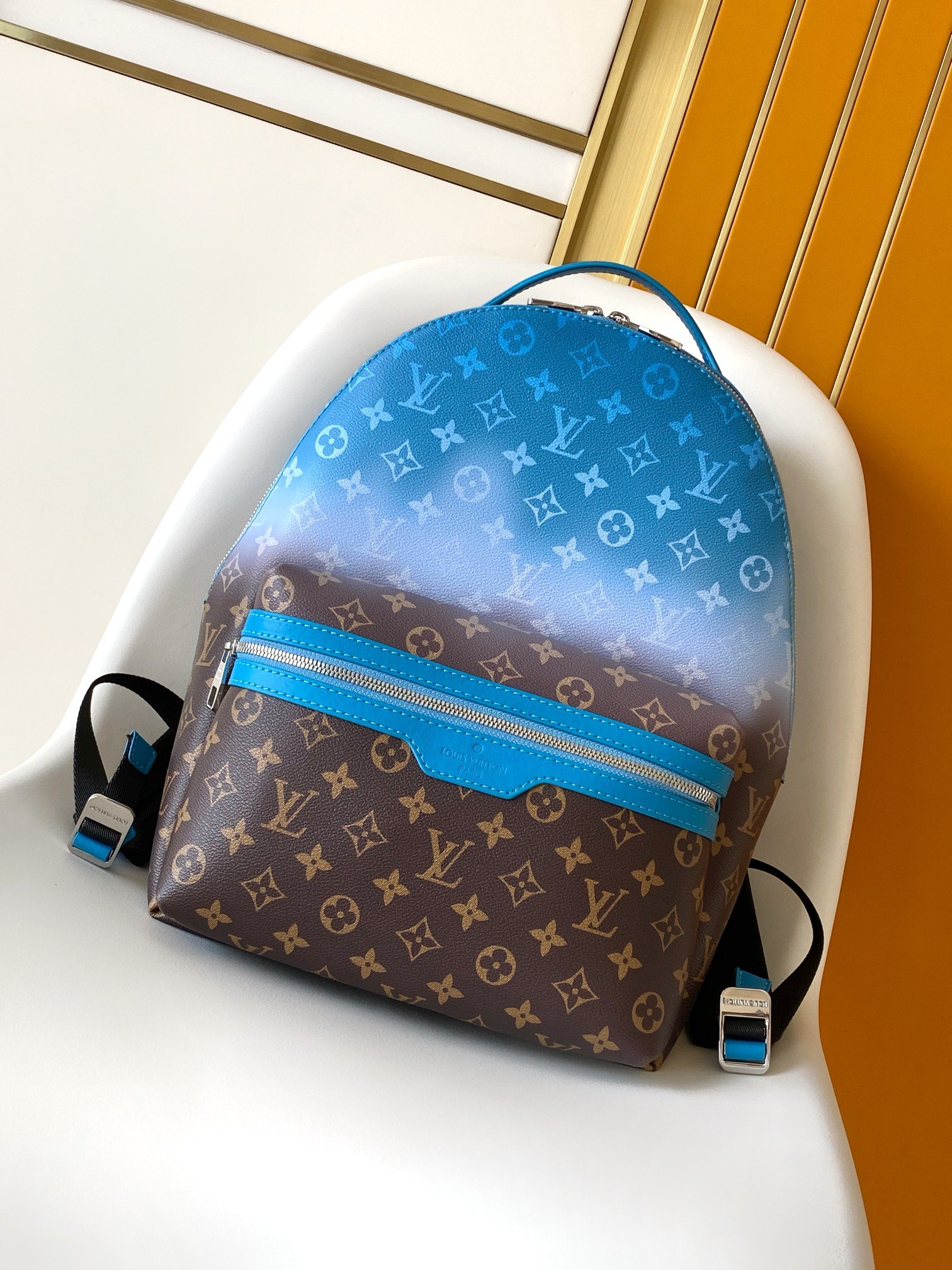 Louis Vuitton Discovery Backpack PM M28028