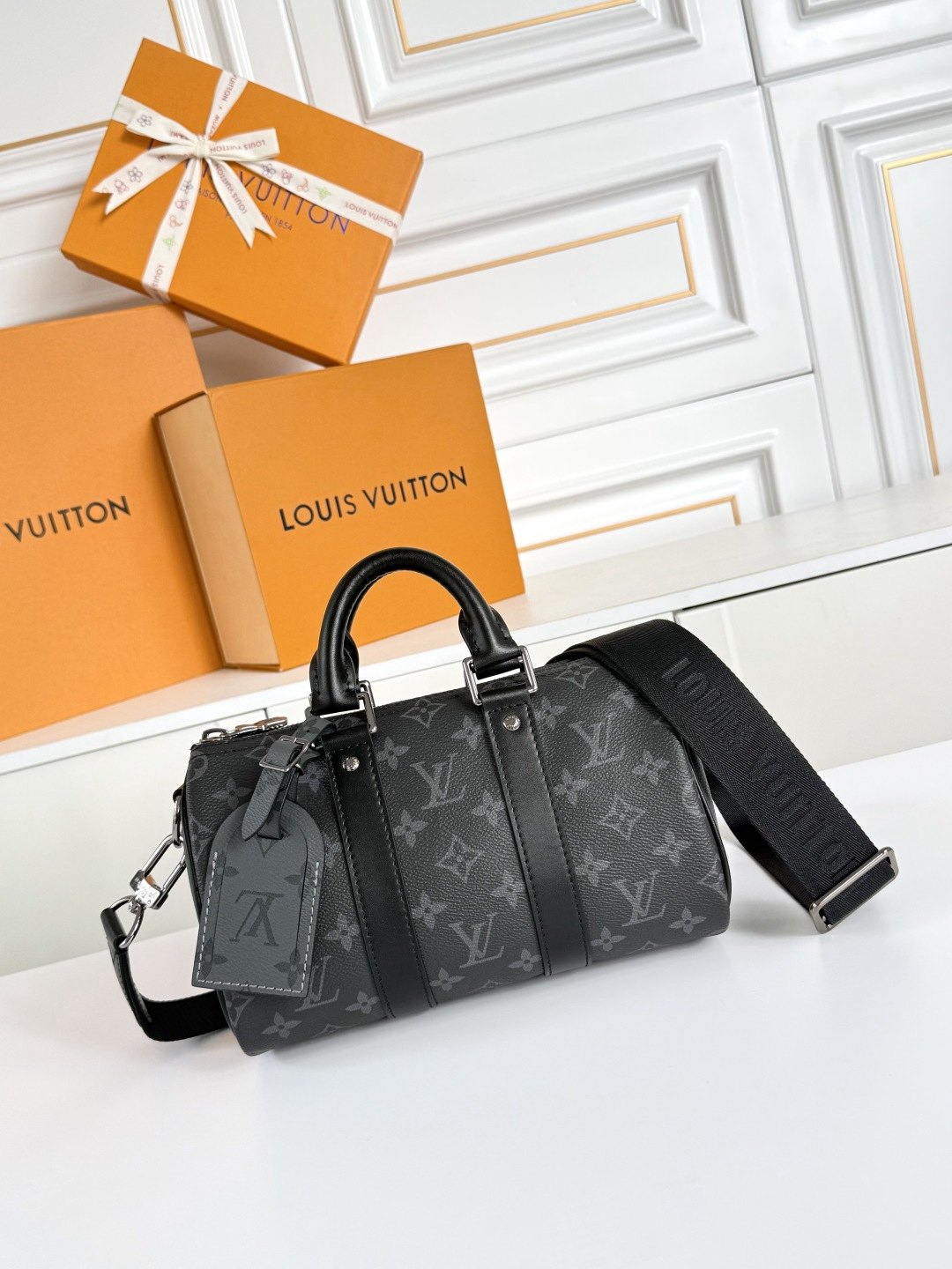 LV Keepall Bandoulière 25 Handbag